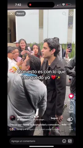Cuando tienes el amor tan cerquita que ni te das cuenta 😂💗 Mercurio Mercurio ojalá le hayas dado su selfie a la niña.  #aaronmercury #fav #viral #fyp @Aaron Mercury 