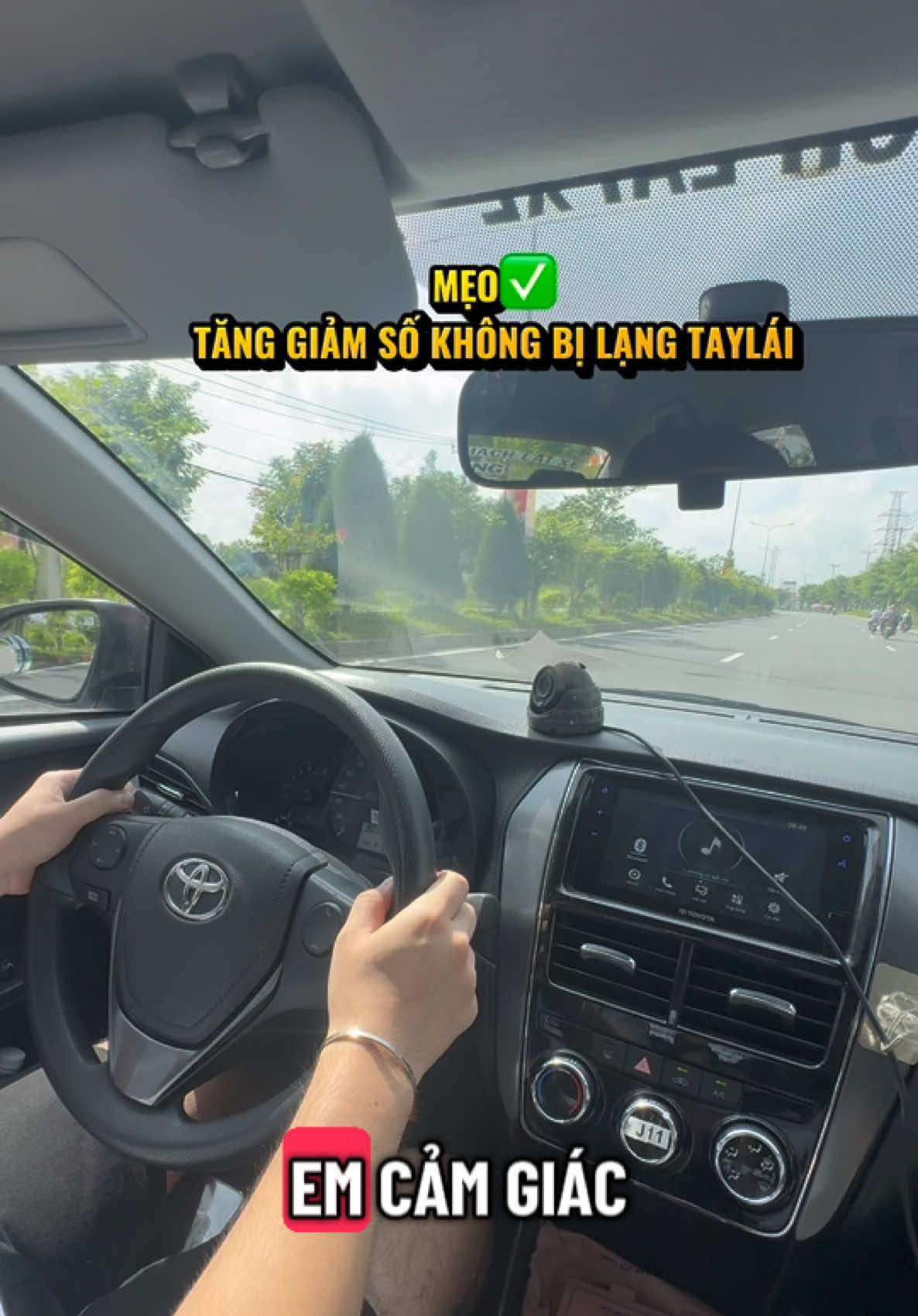 MẸO - Tăng Giảm số khi đi đường trường Hạng B Cơ Khí không bị lạng tay lái! #hoclaixe #thaythanhhieu #daylaixe #hoclaixeoto 