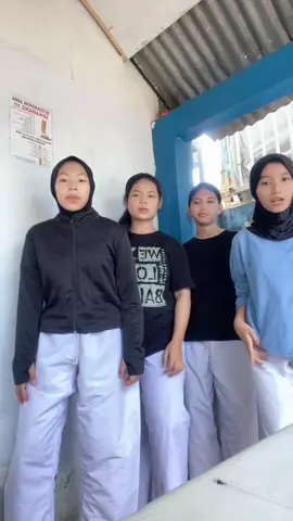 bagoyang dia😭💃🏻💃🏻#fyp #trend #karate #dancetrend #lewatberanda 