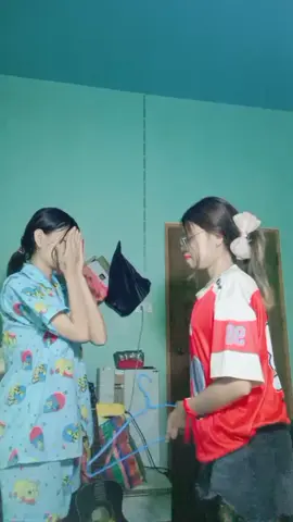 ညီမနှစ်ယောက်တည့်နေတုန်းလေး🤭😜😍#ချစ်စရာကောင်းတာတစ်ခုပြမယ်🥺🎀 #မြင်ပါများပီးချစ်ကျွမ်းဝင်အောင်လို့🥰🤭 