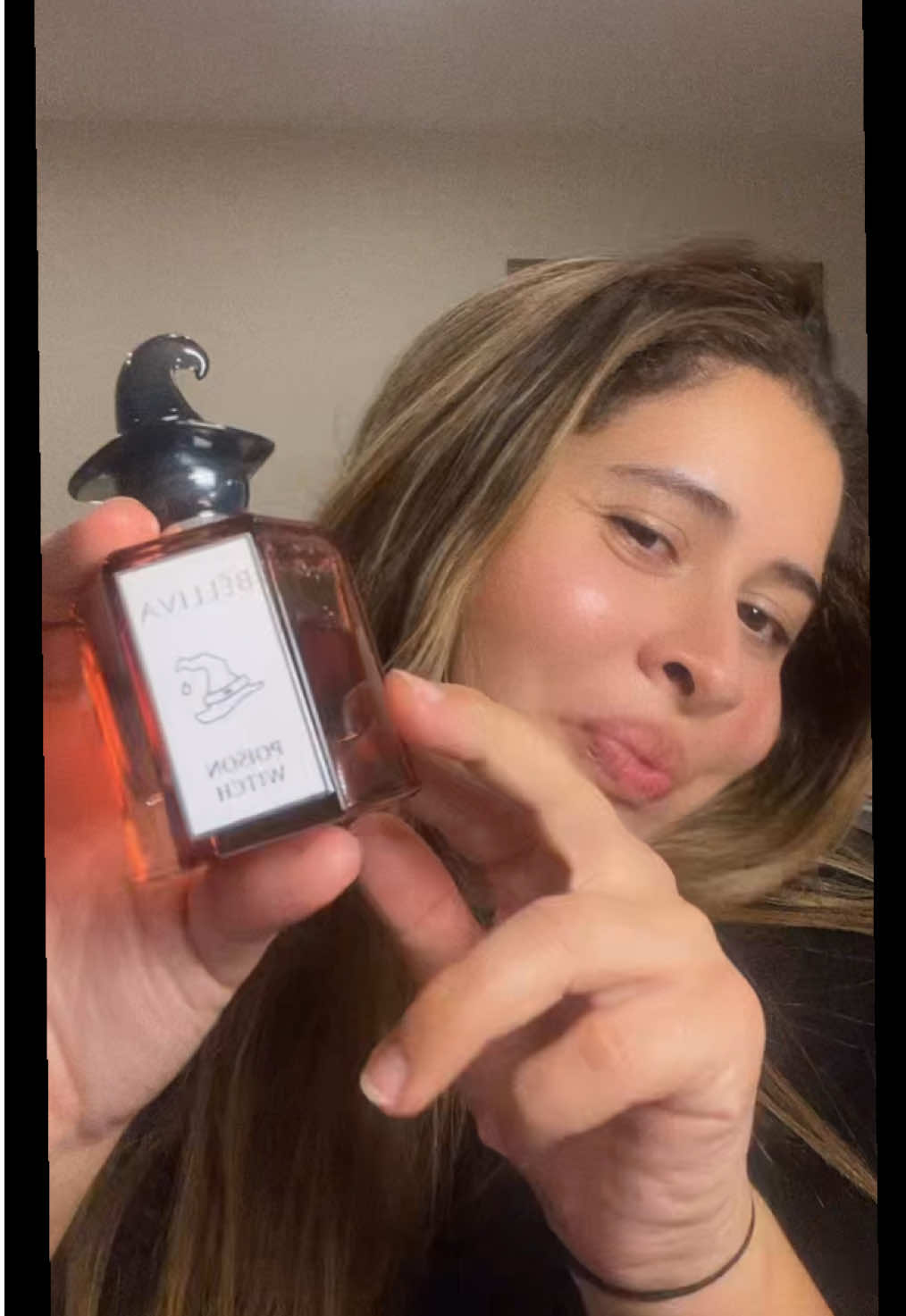 Va au moins regarder les notes de ce parfum et tu vas craquer il sent terriblement bon #parfum #fragrance #sorciere #beaute #makeup @Belliva beauty FR 
