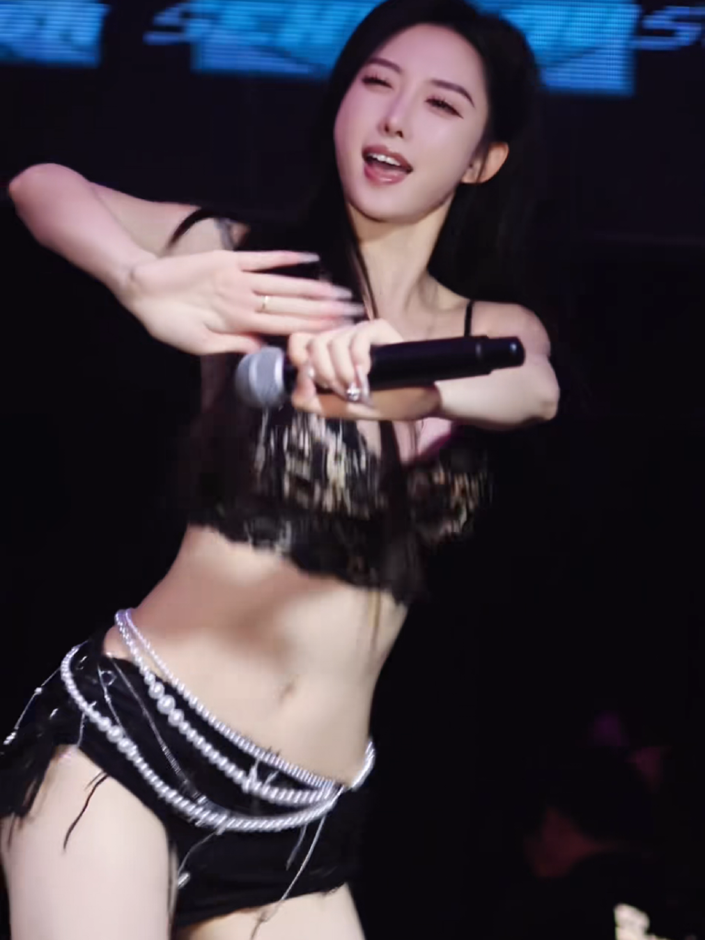@GGLanesra Lips and Hips #kpop #hyuna #dj #nightlife #dancer 