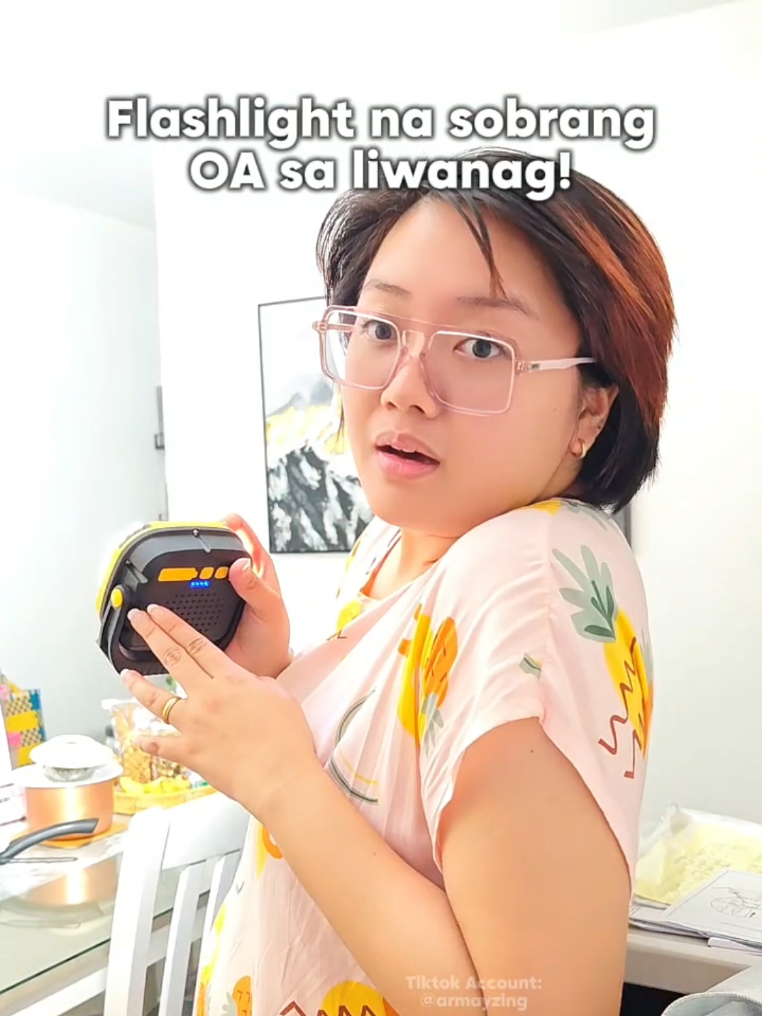 Replying to @kcsl_21 Multi-functional flashlight pa ba to? 🤣 Sobrang OA na sa liwanag #flashlight #worklight  #multifunctionalflashlight 