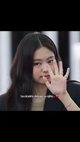 Me duele.... #jennie #blackpink #paratii #foryoupage #fyp 