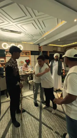 Setelah sekian lama saling diam, akhirnya mereka ketemu lagi… bukan sebagai musuh, tapi sebagai teman 🤍 #fyp 