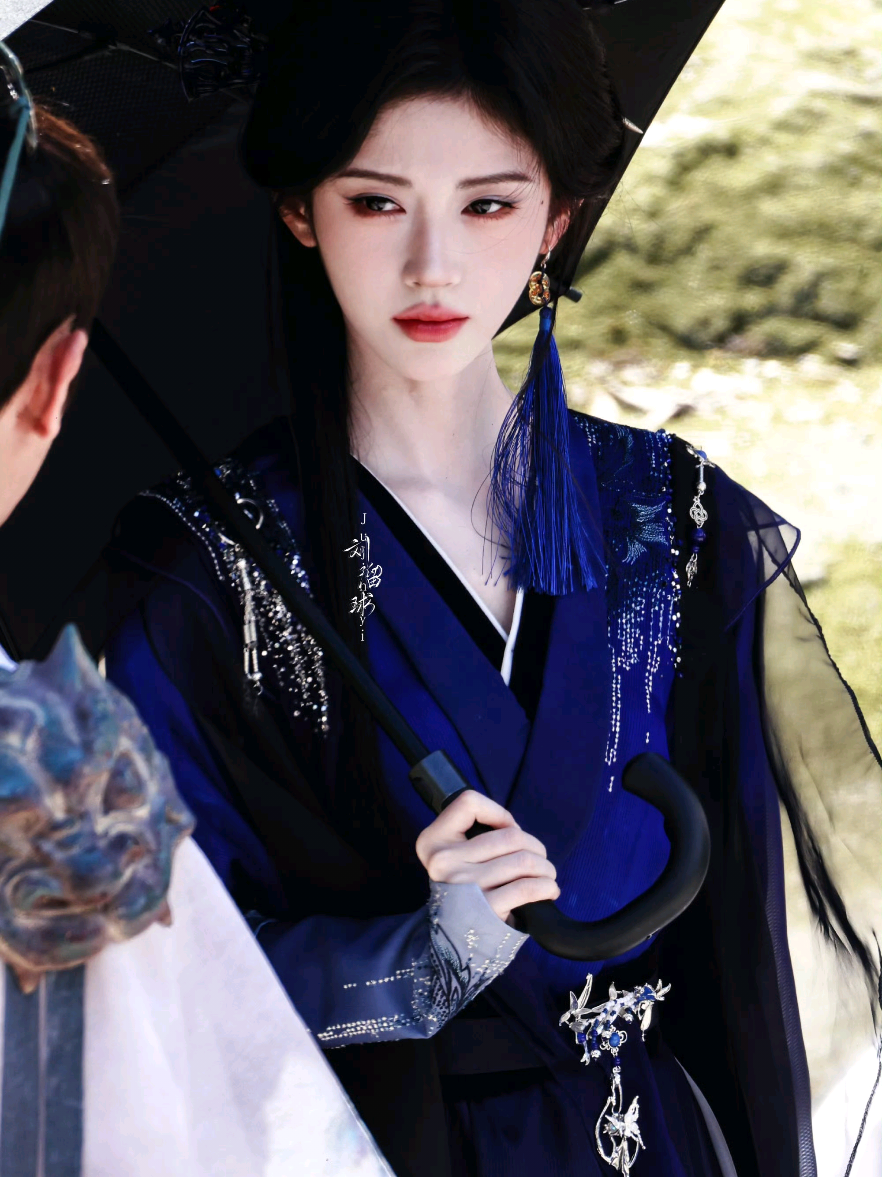 “Một ánh nhìn của nàng, đủ khiến cả giang sơn khuynh đảo.”😵‍💫😵‍💫 #cuctinhy #jujingyi鞠婧祎  #adai #laichien #🌼_nhung_🌼_❤_kiku_❤ 