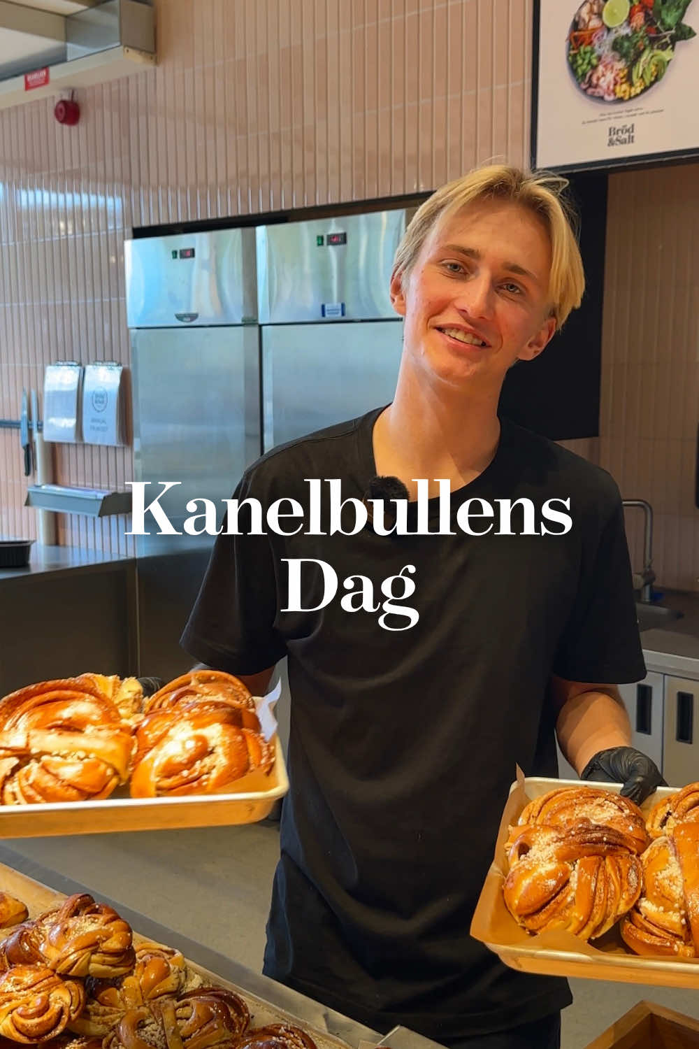 Bullfesten är igång! Våra butiker bjuder på färska kanelbullar från morgon till kväll, 5 för 150 kr hela helgen! #kanelbullensdag 