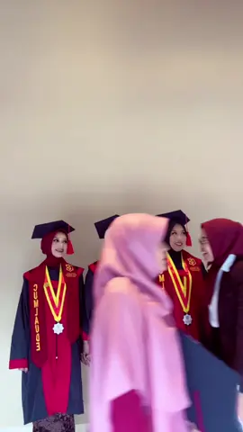 sumpah iya iya gajadi transisi😭