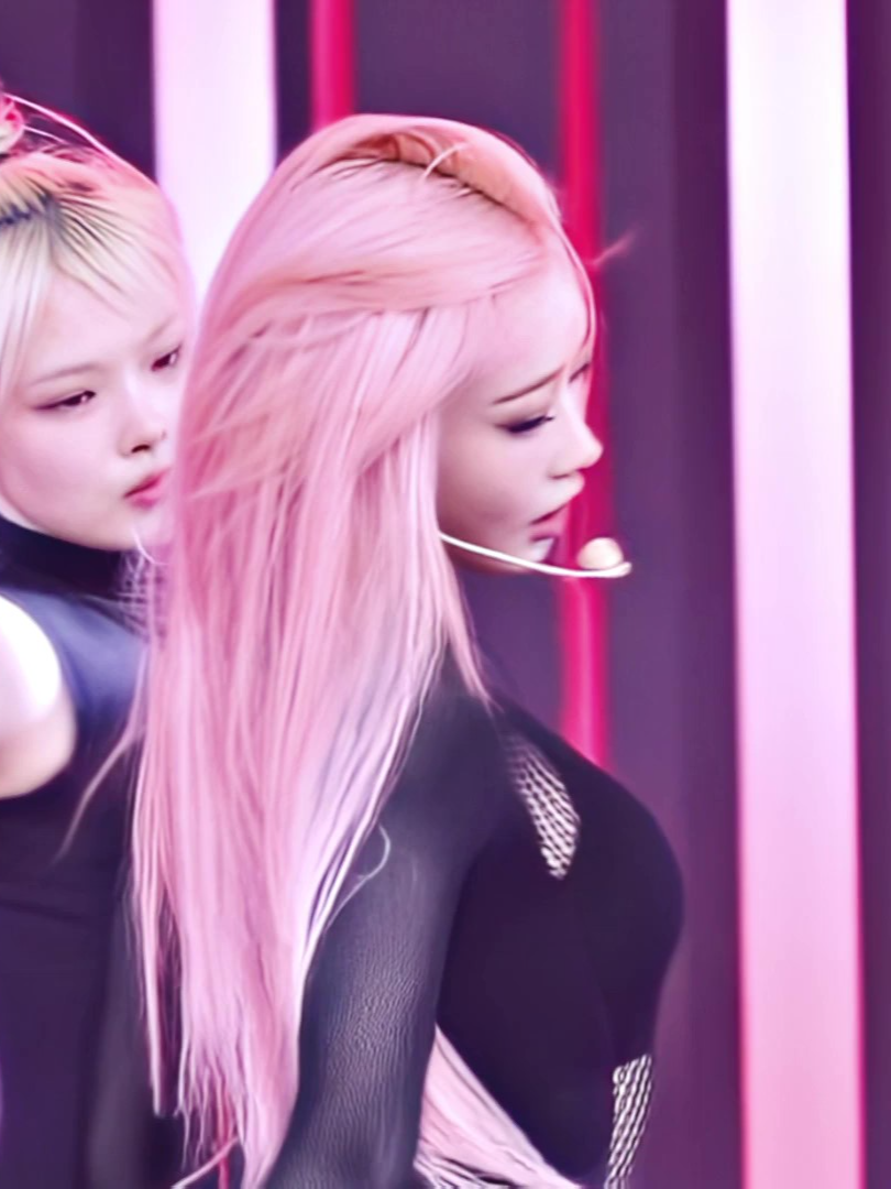 angels have pink hair  [ ac: corpcse - cc/quality: wandaaeps ]  [note] liz's pink in this is closer to a skiendiel ginger cause of the coloring but you get the idea #liz #giselle #ive #aespa #fyp #edit #viral #kpop   aeri uchinaga x kim ji-won aespa ive edit audio g6ldwing