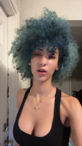 one more of these drafts cause i love my bare face #wlw #fypシ゚viral #curlyhair 