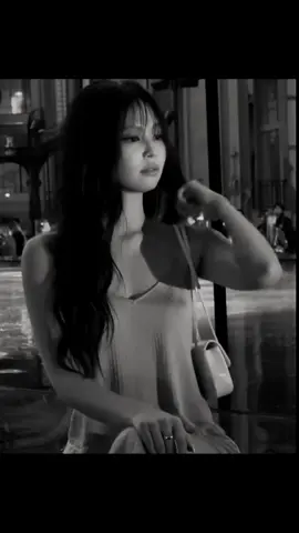 PERFECT AGAİN😩😩 #jenniekim #jenniefancam #jenniefashionweek2025 #jennieparisfashionweek #trending 