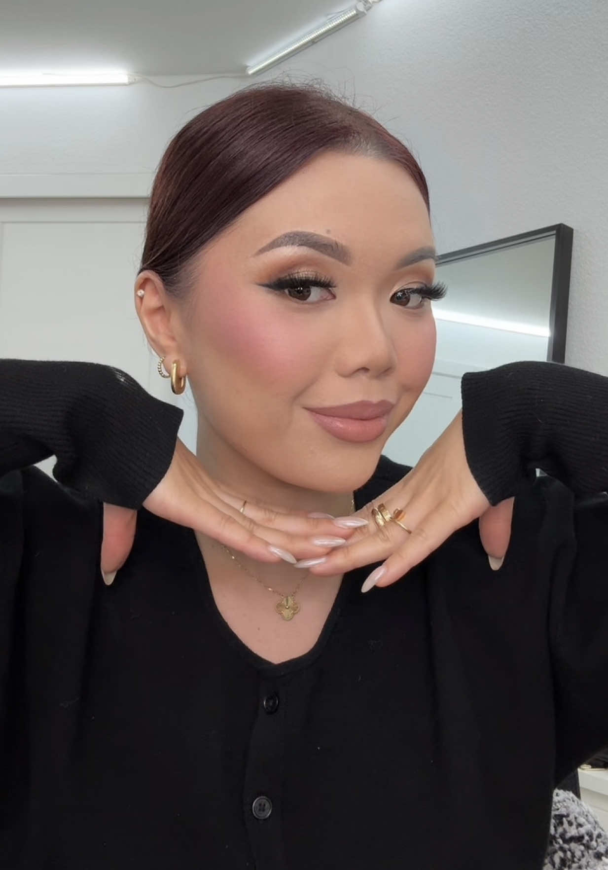 How to make your makeup last all day  @Charlotte Tilbury Airbrush Finish Pressed Powder  @maccosmetics Fix + #makeup #charlottetilbury #maccosmetics 