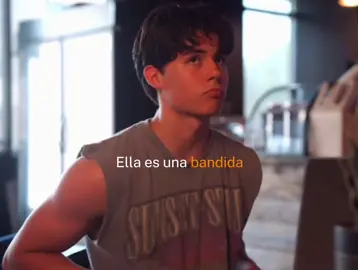 #MIGUELMORA No se porque, pero esta canción lo hace ver espectacular 🤭 #bandida #mikeysfamily #moragirl #fangirl @Miguel Mora @Wendy Mora 