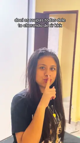 “eu vou andar igual indio com a bund de fora” kkk