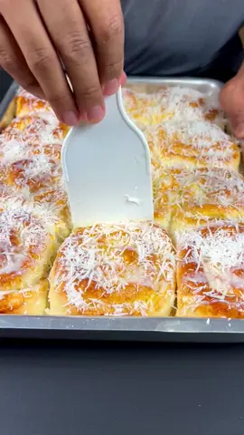 Rosca macia, fofinha e deliciosa, perfeita para acompanhar seu café ou lanche da tarde. ✨☕🍩#paoreceitafacil 