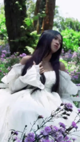 Thankyou for my beloved @Leyana_Core 🍃 for letting me rent this beautiful dress🤍🕊️✨
