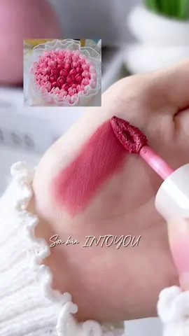 Trời ơi, deal 10/10 này thiệt hời luôn á 😍 INTO YOU N5 Hoa Hồng Đào – màu hồng đào nhẹ, đánh lên môi là thấy tươi liền 🍑 Chất son lì mịn, không khô môi, apply cực dễ! Sale hời quá trời, chốt lẹ kẻo hết nha  #sonbun #sonbunintoyou #sonkem #sonhottrend #sonxinh #xuhuongtiktok  #chiendichnhasangtao #sale1010 #cuocduanhasangtao 
