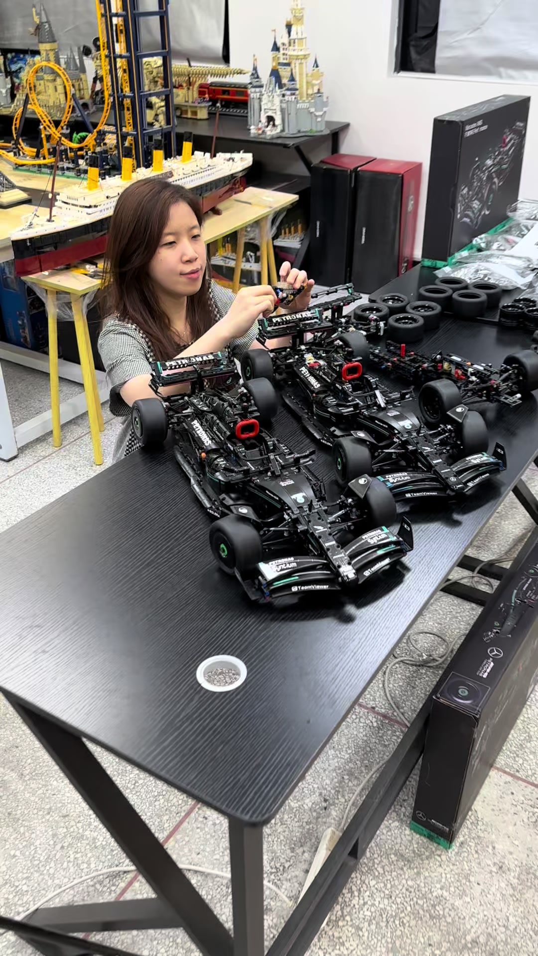 A car that take 3 days to build it, would you spend 200 dollars for this? #lego #legodisplay #legof1