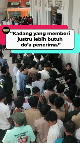 Jum'at 10 Oktober 2025, Warung Makan Gratis Tasikmalaya bersama WMG Tasela (Tasikmalaya Selatan) berbagi 500 porsi makanan berat, 250 porsi mie baso, dan 500 porsi sop buah di Masjid Besar Al Hasan, Karangnunggal. #WarungMakanGratisTasikmalaya #SedekahJumAtBerkah