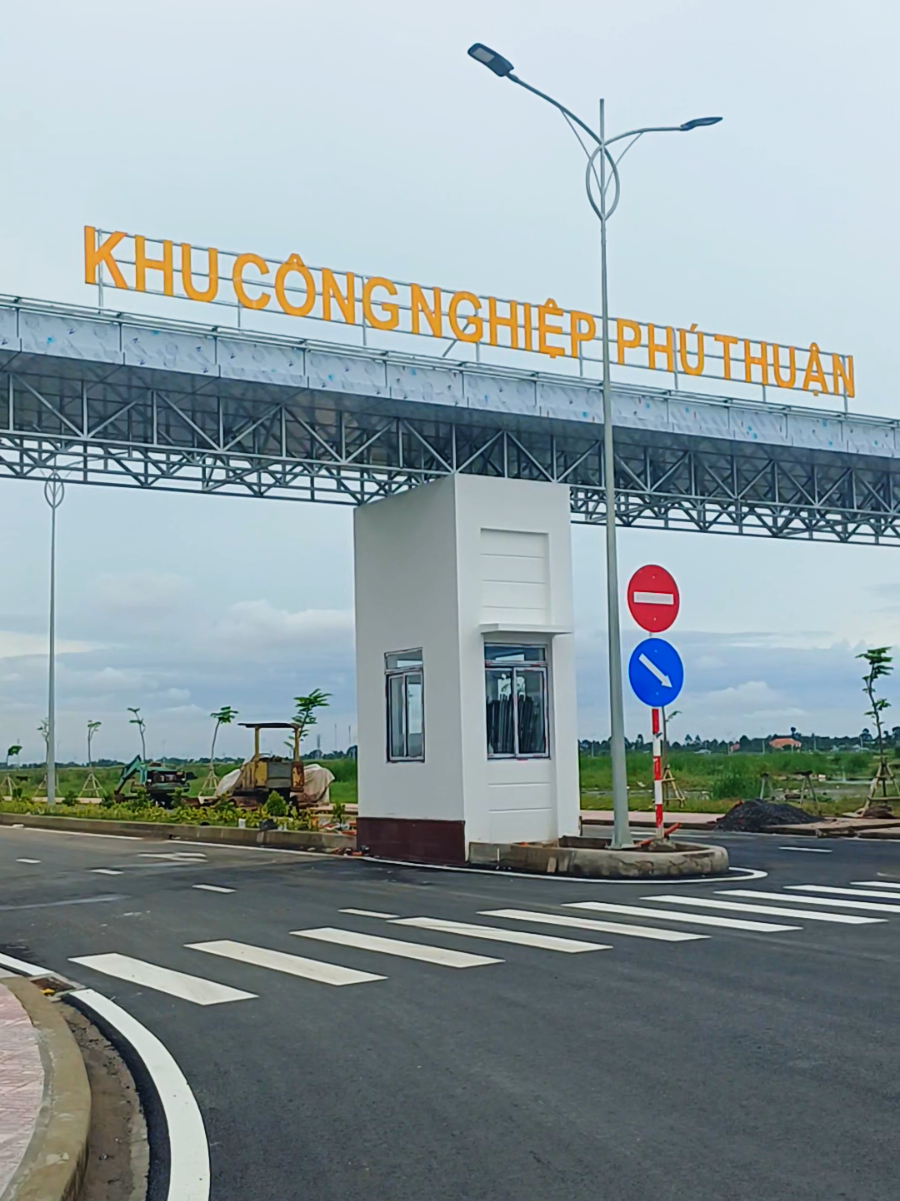 Khu công nghiệp Phú Thuận đã lên cổng chào chờ nhà đầu tư xây dựng công ty #khucôngnghiệp #khucôngnghiệpphúthuận #bentre #bếntre #binhdai 