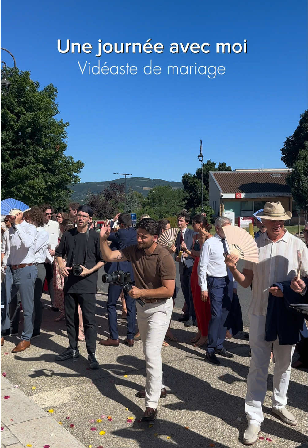 Une journée de mariage côté backstage 🎥 Si tu cherches un vidéaste pour ton mariage, contacte moi en privé ! 😎 #mariage #videastemariage #videaste #filmmaker #pourtoi 
