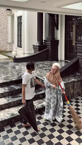 Wkwkwkkw  yang Before Real life nya😂