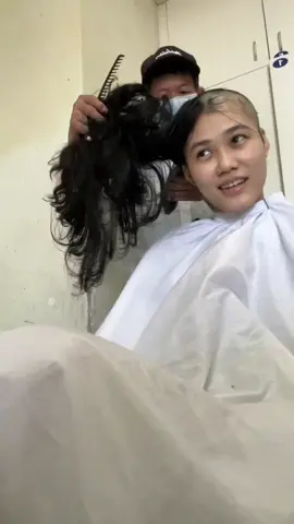 #headshave #headshavewomen #headshavegirl #headshavegirls #headshavechallenge #bald #baldgirl #baldwomen #buzzcut #buzzcutgirl #buzzcutgirls #buzzcutwomen #haircut #haircutgirl #haircutwomen #剃光头 #剃光頭  #坊主女子  #レディース坊主 #バズカット #gundul #cewekgundul #botak #cewekbotak #calva #calvo #calvos #kalbo #cạo_đầu #โกนผม #ကတုံးမ #ဂတုံးမ  #여자삭발 #pelona #pixiecut  #pixie  #undercut  #undercutgirls  #fadehaircut 