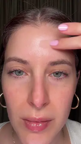 Trying another blurring primer vc @SHEGLAM #blurringprimer #oilcontrol #hugepores #makeupforoilyskin #makeupprimers 