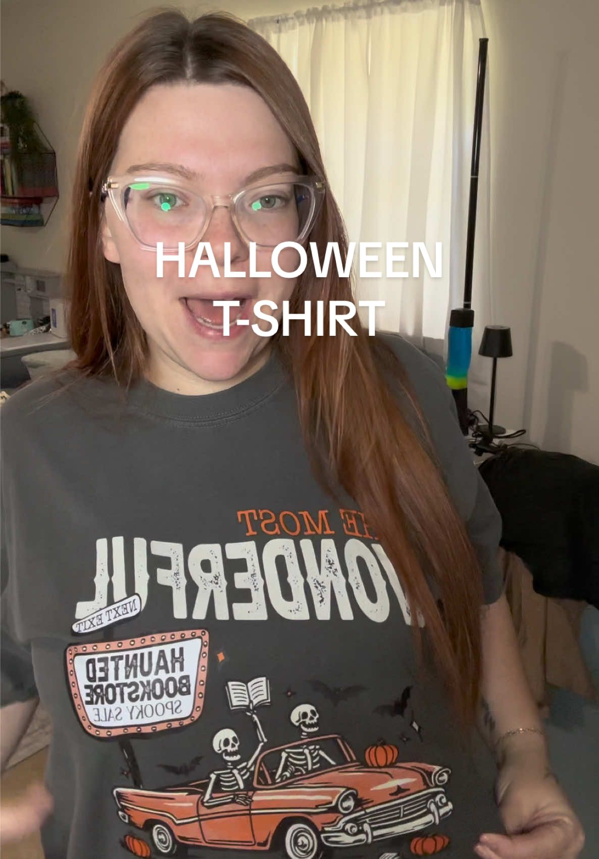 Love this shirt for all the spooky book girlies 🖤  #tshirts #halloween #halloweenshirt 