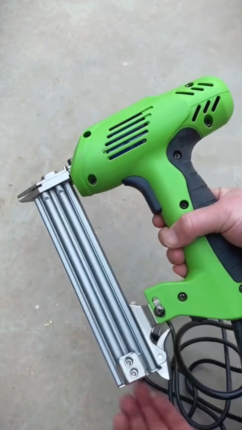 Electric Nail Gun 1800W Mesin Paku 30mm Elektrik Nailer Heavy Duty For Wood Working Tool## Dekorasi alat # Senjata paku listrik # tukang kayu # # Mantap pistol # # alat-alat lima emas #fyp #foryou #tiktokshop #goodthing 