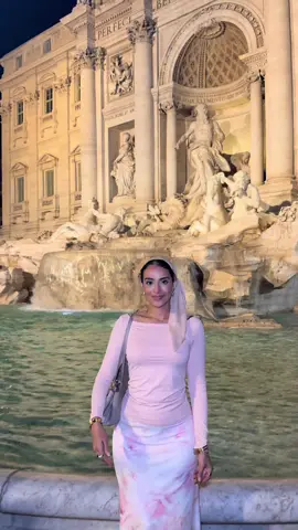 Throwing a coin into the Trevi Fountain to find my true love  #rome #trevifountain #travel #hijabi #hijabitiktok 