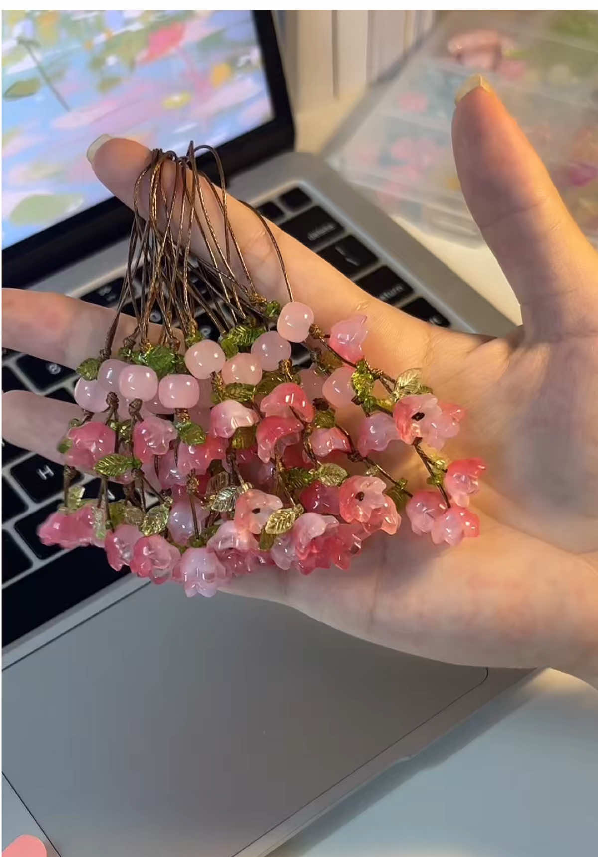 3 mẫu Keychain xinh xẻo của nhà tui nè😘 Shop có nhận sỉ keychain/ móc khoá chỉ từ 5k thui nha🙆‍♀️🙆‍♀️ (order 5 7 ngày) Đ/c: Thanh Xuân, Hà Nội