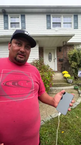 This Battery completely toasted #longisland #asmr #sidehustle #satisfying #phonerepair 