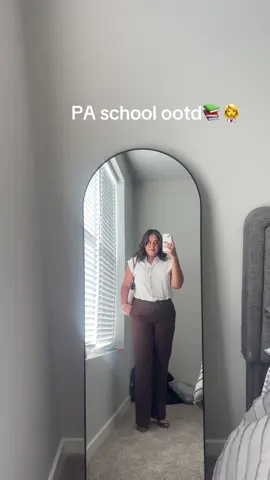 If I’m gonna cry, atleast I look professional doing it 📚 #paschool #OOTD #businesscasual #fyp 