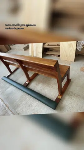 #carpinteria #madera #banca #iglesiacatolica #mueble 