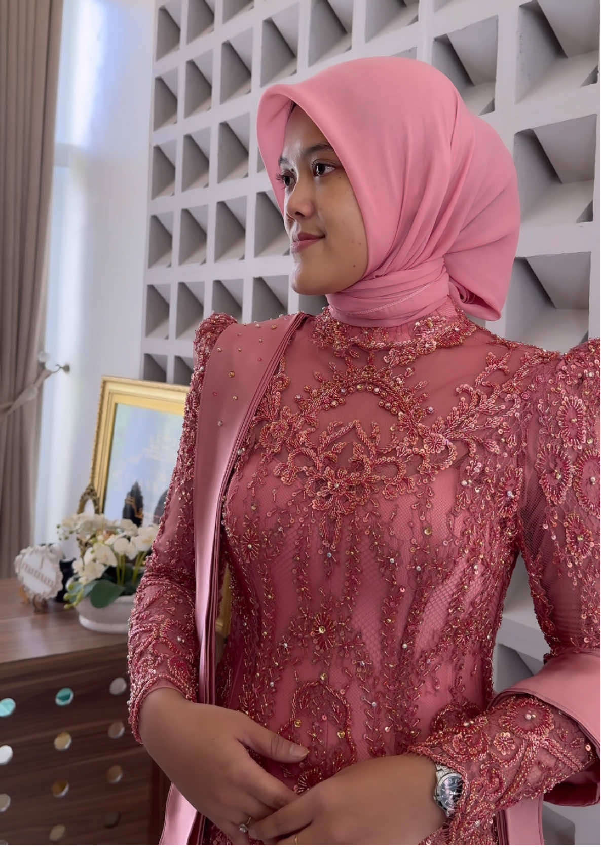 Ms Via 💓 . Butik 📍 JKT : Mtown Residences Gading Serpong LPG : Perum Graha Madu Pesona  .  #kebaya #kebayapesta #kebayaengagement #tyaskebaya