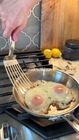 Practice makes perfect? #eggs #stainlesssteelpan 