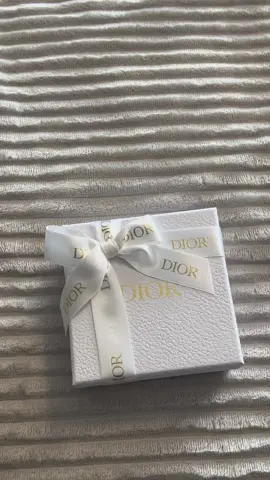 This might be the night that my dreams might let me know all the stars are closer. Absolute dream to have a Dior bracelet. #jadoredior #dior #dreamscancometrue #allthestars #luxuryunboxing 