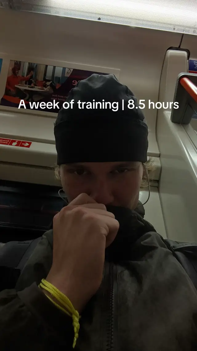 The weather is turning… it’s darker and colder and wetter in London these days #training #triathlon #ironman #rule28 #onrunning 