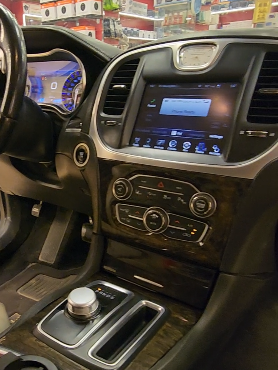 كرايسلر تركيب سماعات طبلون ماركة جي بي ال JBLعلا نفس فيش الوكالة #كرايسلر #chrysler #سماعات-كرايسلر#الرياض #وضاح 