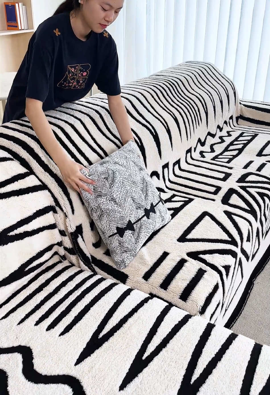 Slipcover | Bohemian style ☁️#sofacover #homedecor #fyp #PetsOfTikTok #winter 