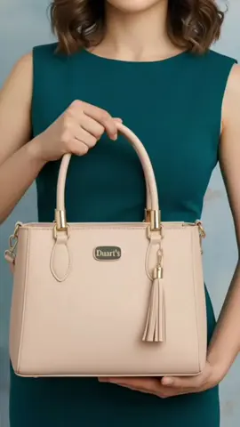 👜 Bolsa que é puro estilo e funcionalidade! Com design moderno, acabamento impecável e espaço ideal pra levar tudo o que você precisa, ela é perfeita pra compor looks com personalidade — do casual ao sofisticado. Já disponível no TikTok Shop! #bolsa #mochila 