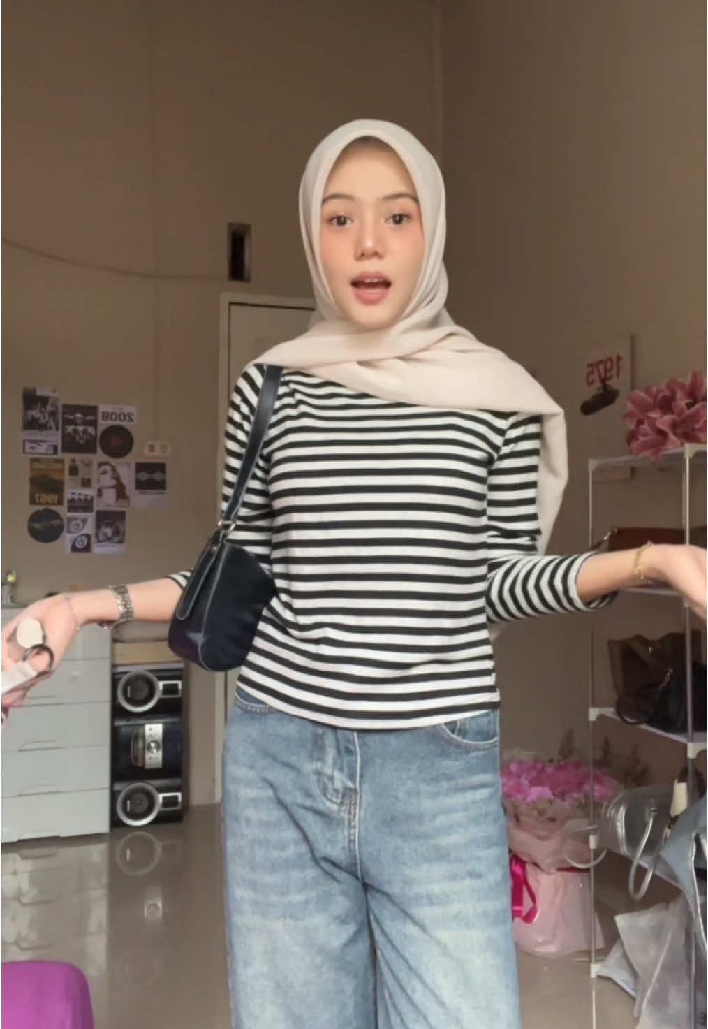 kaosan senyaman itu💁🏻‍♀️ #fitcheck 