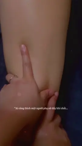 Liệu trình ôn kinh chân tại Gừng dựa trên học thuyết kinh mạch, áp dụng thủ pháp khai huyệt và đả thông 6 đường kinh lạc bàn chân bằng dầu gừng tươi để kích thích sự tuần hoàn lưu thông máu giúp: ♻️ Giảm tình trạng đau nhức mỏi chân. ♻️ Hạn chế tình trạng giãn mao mạch chân. ♻️ Khô khớp, thoái hoá khớp.  ♻️ Bó cứng cơ chân, chuột rút, tê bì chân. ♻️ Cho giấc ngủ ngon. #massager #spacaugiay #thưgiãn #goidauduongsinh #camon 