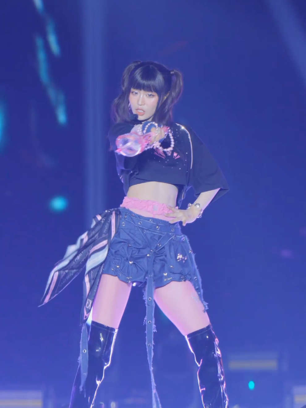 Focus Cam Han Sara The Real Aura part 3 nha cả nhà @Han Sara  #hansara #emxinhsayhi #concert #anhtraisayhi #viral 