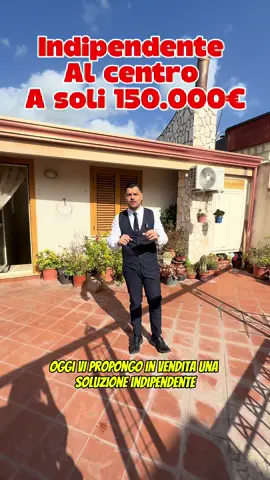 Soluzione indipendente al centro di Roccarainola con ampia zona garage 🚗 e terrazzo a livello  A soli 150.000€ Per tutte le info vi aspettiamo in agenzia Capitalhouse Cicciano  #CapitalhouseCicciano #Roccarainola #IngressoIndipendente #gregoriovetrano #nola  