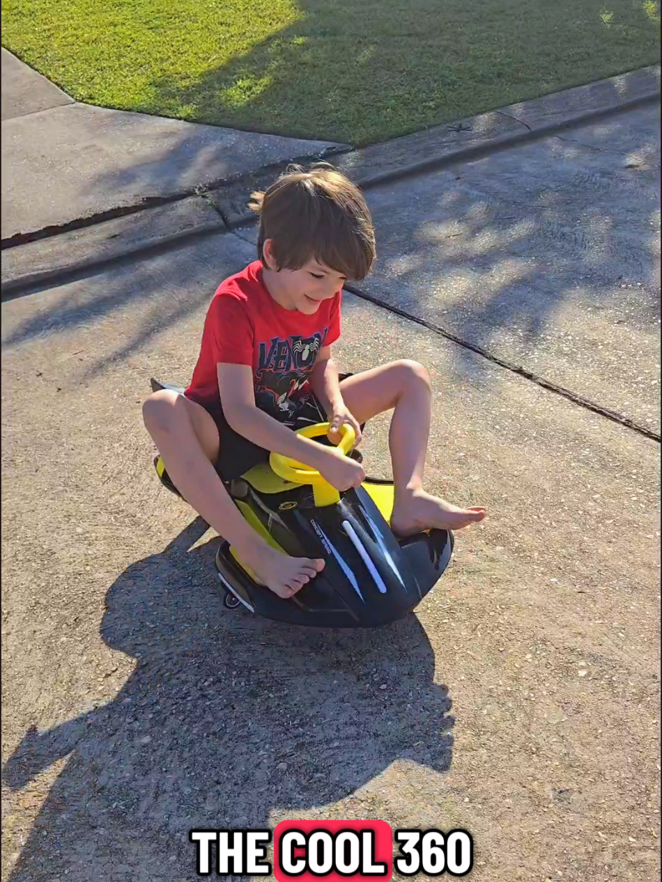 This viral wiggle car is going to be the Christmas gift of 2025! get it now! ​#wigglecar  ​#rideontoys  ​#electriccarforkids  ​#fyp  ​#blackfriday 
