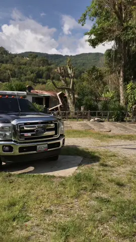 Ford Súper Duty 350 2014 4x4🚀 Disponible  95.000 Kilómetros Título 1-1 Impecable @fordcamionesvzla @Ford_tritones_de_venezuela🇻🇪 @Venezuela4x4 @Venezuela 4x4 sin límites 🇻🇪 #superdutyford #camionesconestilo🚛 #ford #superduty #vira 