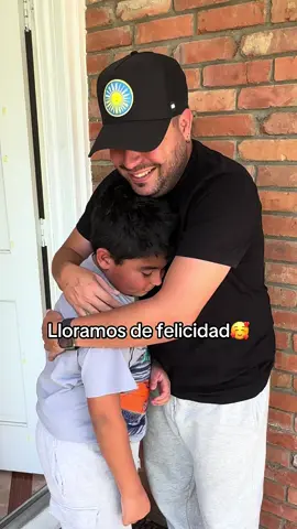 Reecuentro con mi hijo mayor🥰 #familia #amor #viral #abrazo 