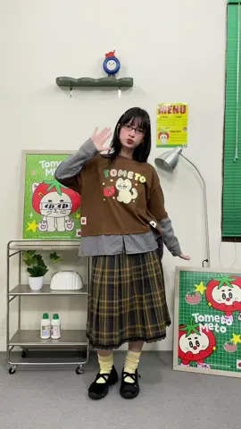 Yurina Longsleeve jadi comfort fits buat hangout di berbagai event #TomeAme #TomeAmeOfficial #OOTD